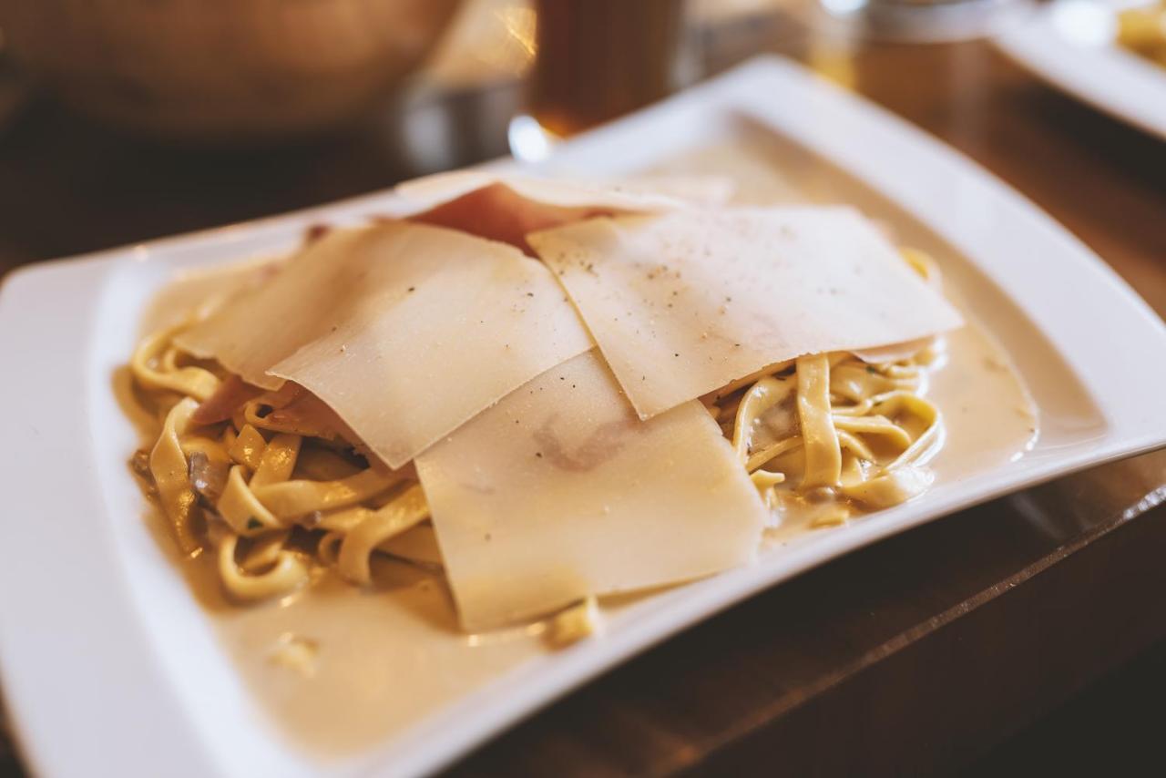 Zum Kleinen Italiener - Ristorante Pizzeria Pension Geinberg Luaran gambar